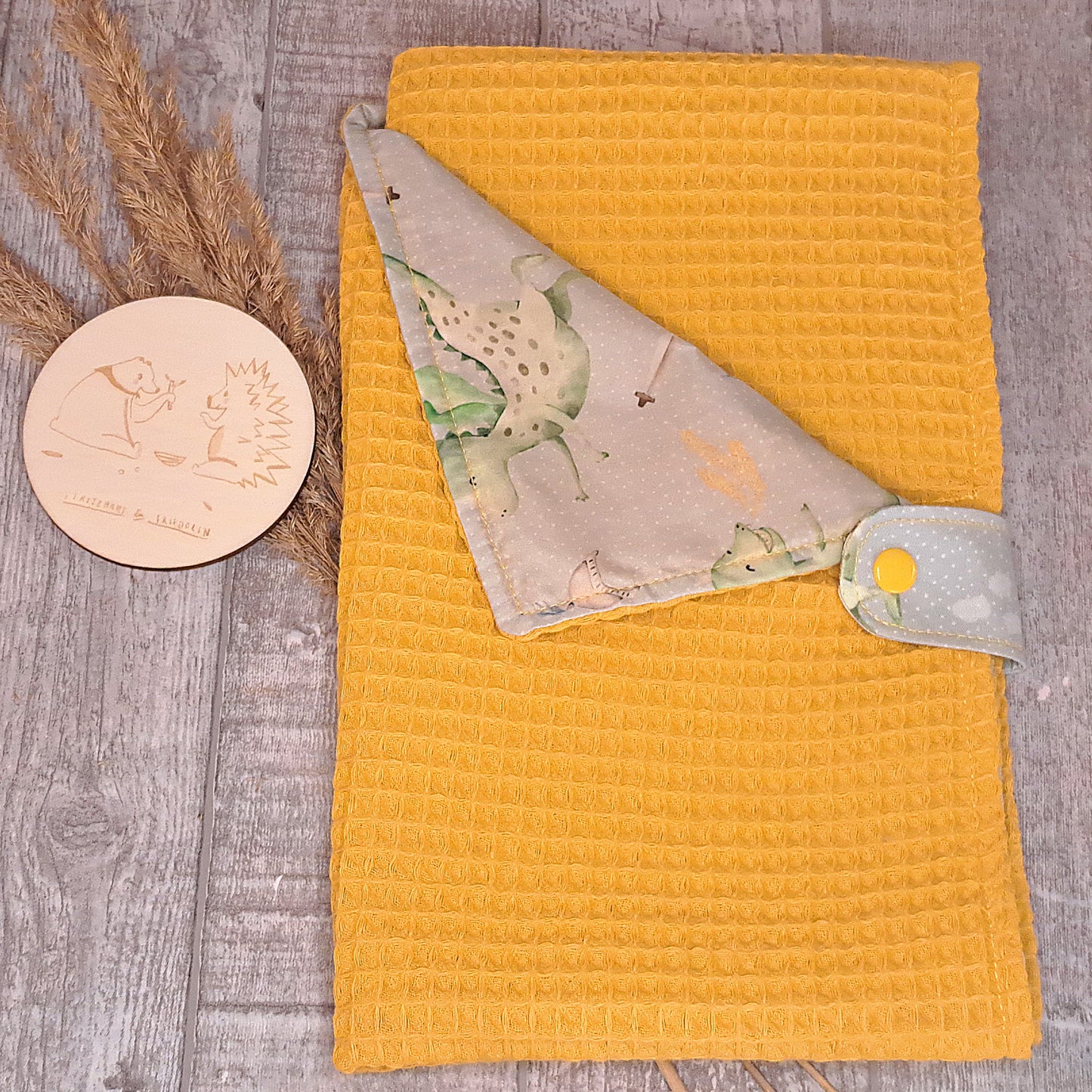 Wickelunterlage, waschbar, praktisch, zusammenfaltbar, abwischbar, nachhaltig, grüner Fußabdruck, kleiner Drache, Ritter, Burg, Schwert