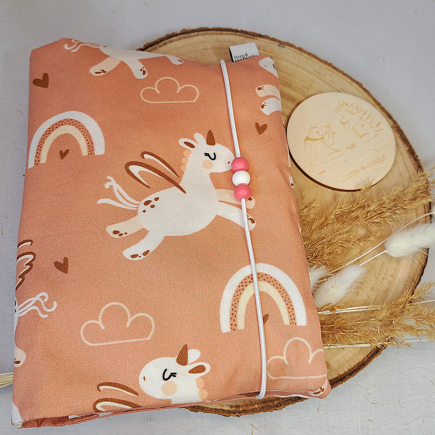 Windeltasche, Wickeltasche, Windeln, Feuchttücher, Organizer, Babyhorn, Einhorn, Wolken, Herz, Rosa, Braun, Weiß, Rosa Perlen, Gummiband