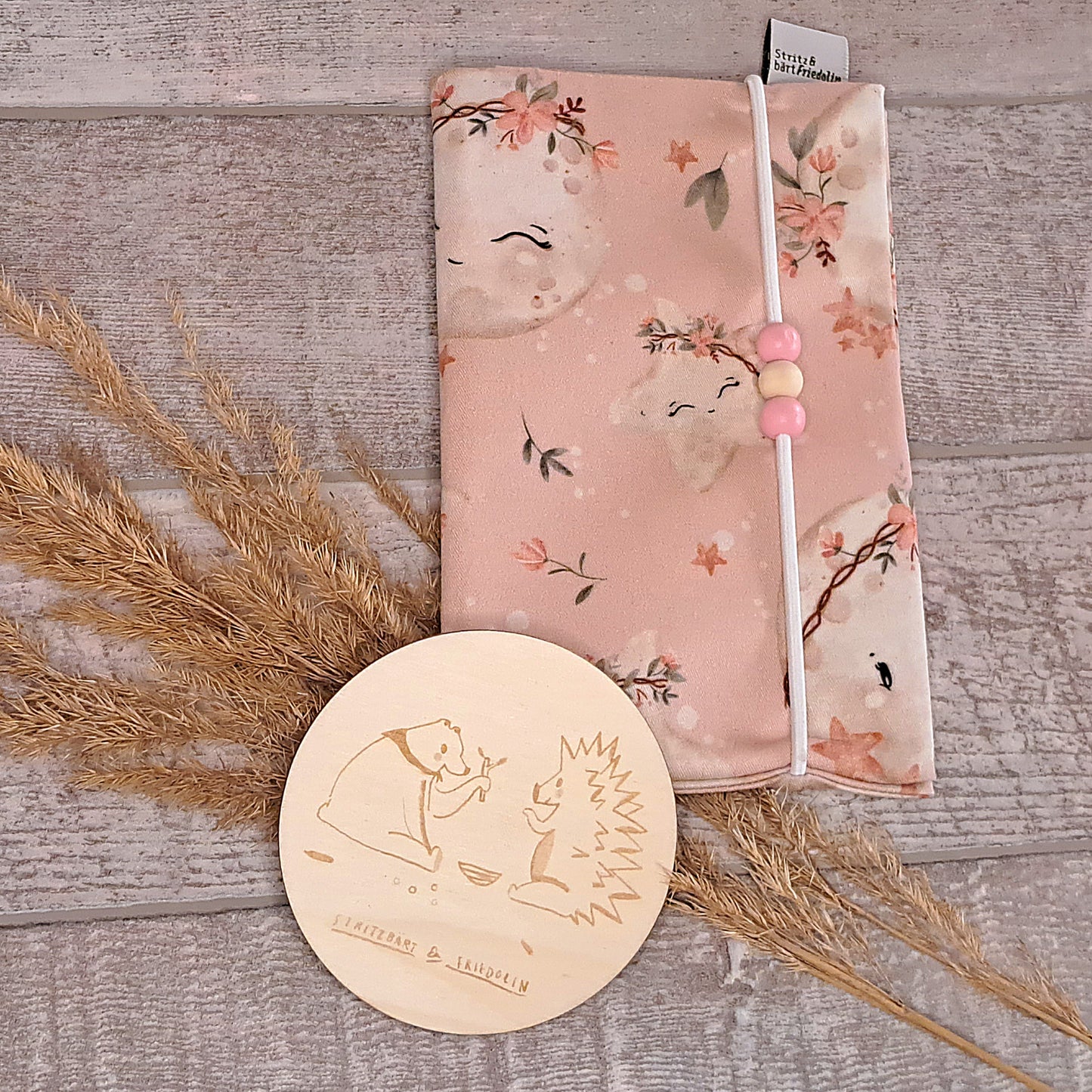 Mutterkindpasshülle, Dokumentenschutz, Ecardschutz, Begleiter, Schwangerschaft, Mädchen, rosa, Mondmädchen, rosa Perlen, Gummiband