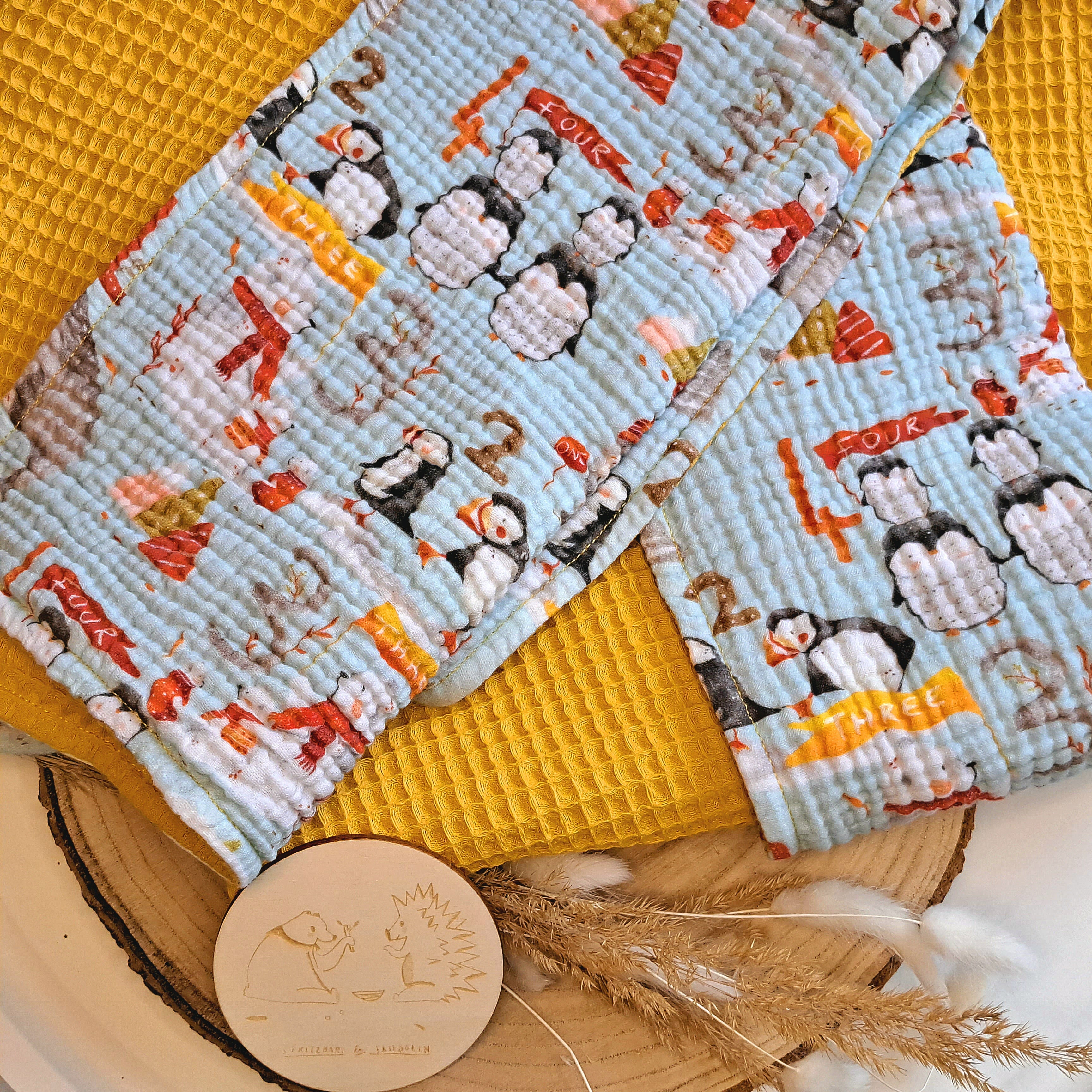 Sommerdecke, Herbstdecke, Babydecke, Waffelpique, Musselin, Luftig, Leicht, 60x80, 70x100, Senf, Gelb, Fahnen, Tiere, Arktis, Nummern, Pinguine, Eisbär, Robbe